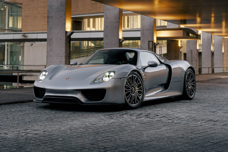 2015 PORSCHE 918 SPYDER