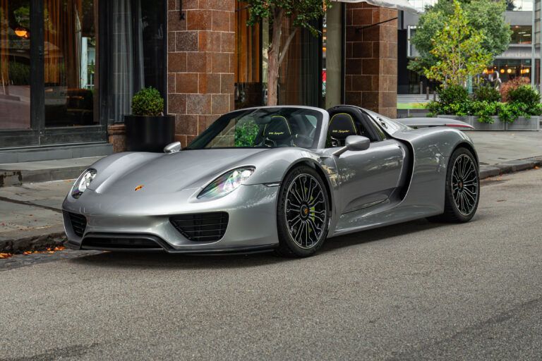 2015 PORSCHE 918 SPYDER